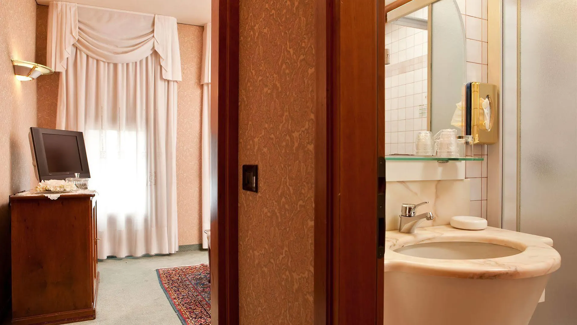 Hotel Ristorante Fior Castelfranco Veneto 4*,  Italie