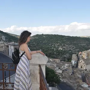 Udammusu34 , Ragusa Italië